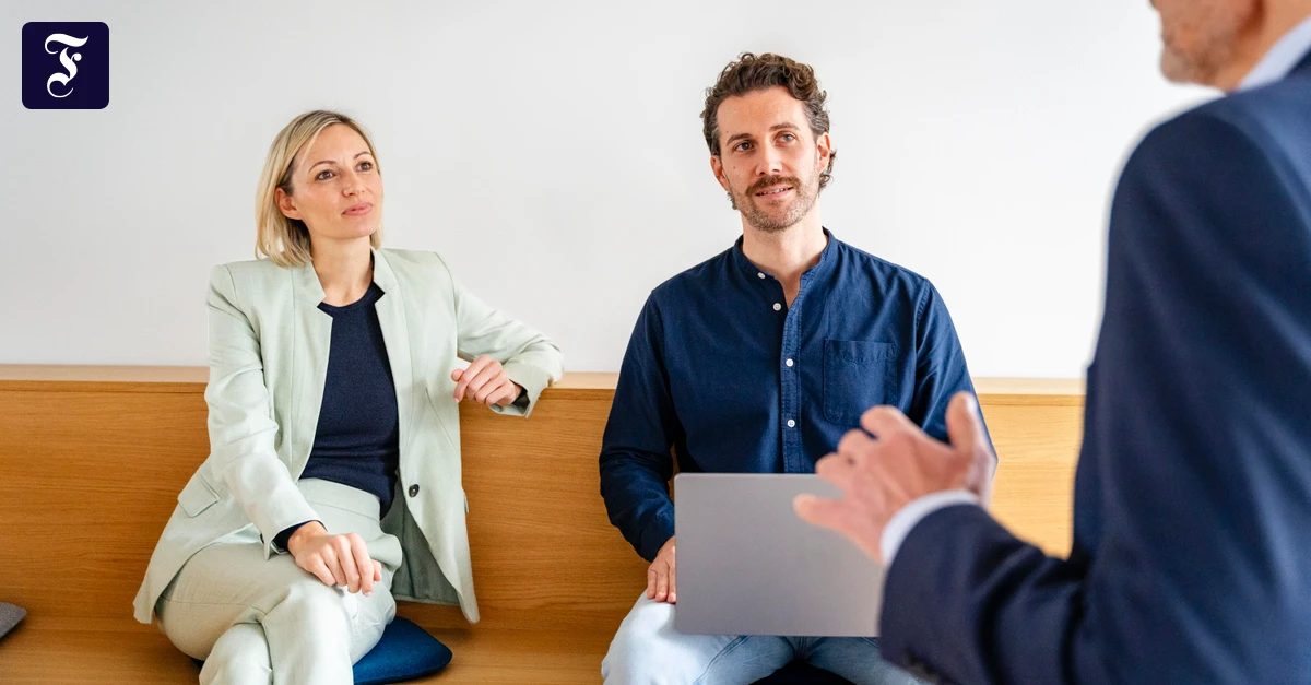 Labor law: Can a female managing director be paid less than her male ...