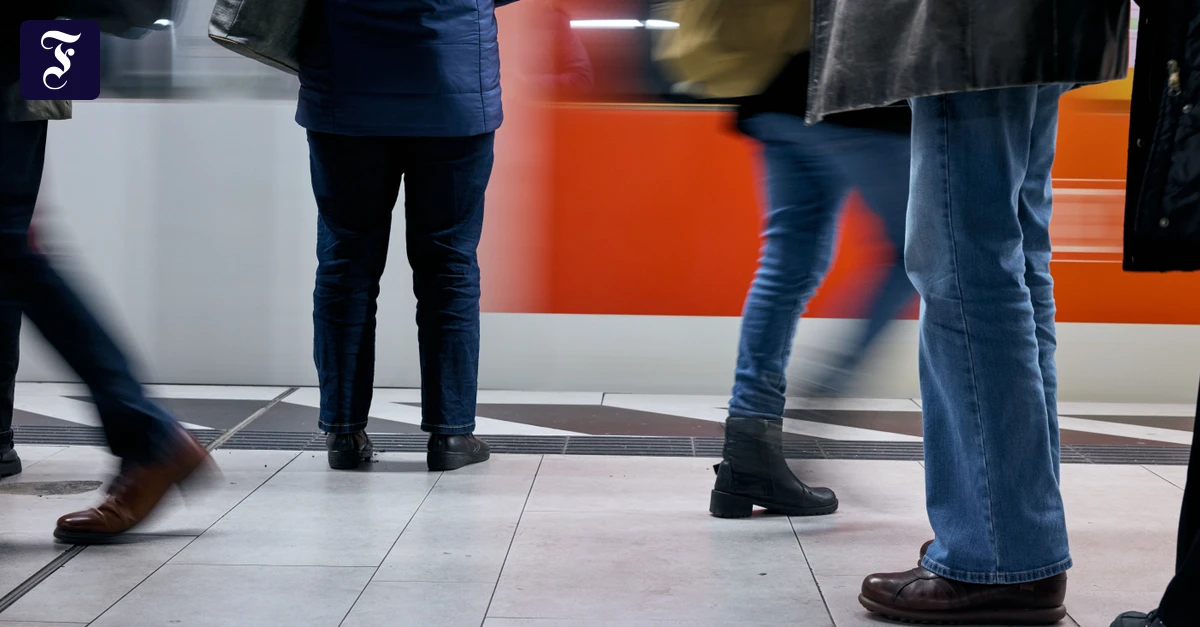 Kolumne-Nine-to-five-Wie-eine-Lokf-hrerin-gegen-die-Unp-nktlichkeit-k-mpft