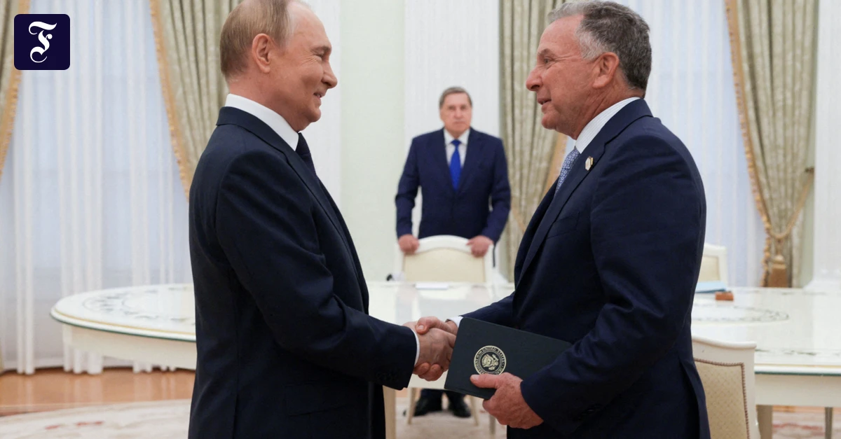 Putins-Charmeoffensive-Schmeicheln-als-Kriegswaffe