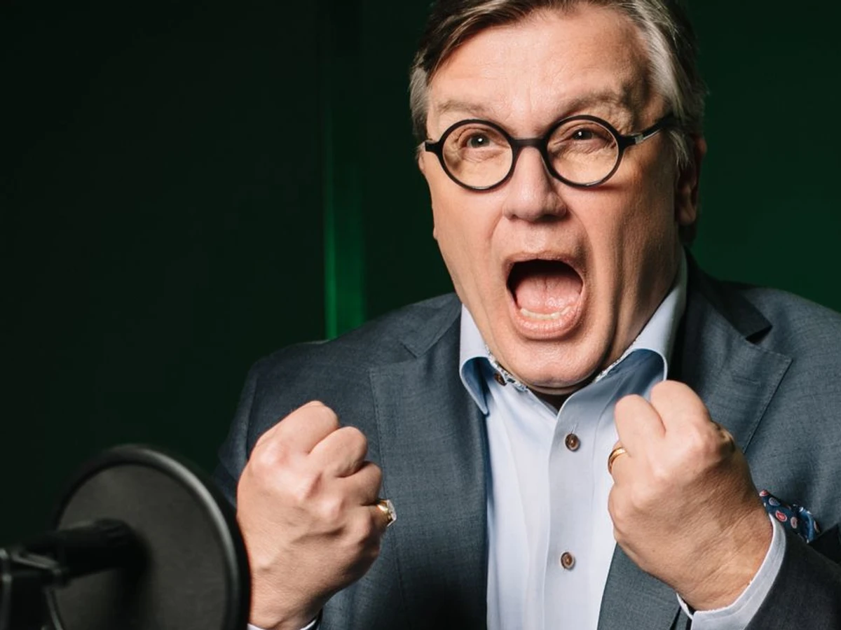 Hape Kerkeling im Interview: „Das Lächeln fällt mir nicht immer leicht“ |  FAZ