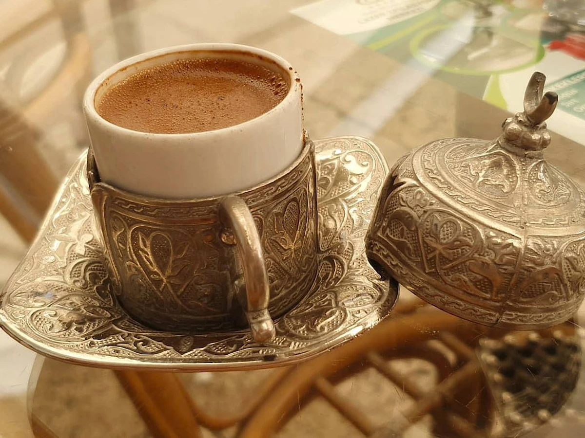 Türkischer Kaffee: Wie man den perfekten Mokka zubereitet