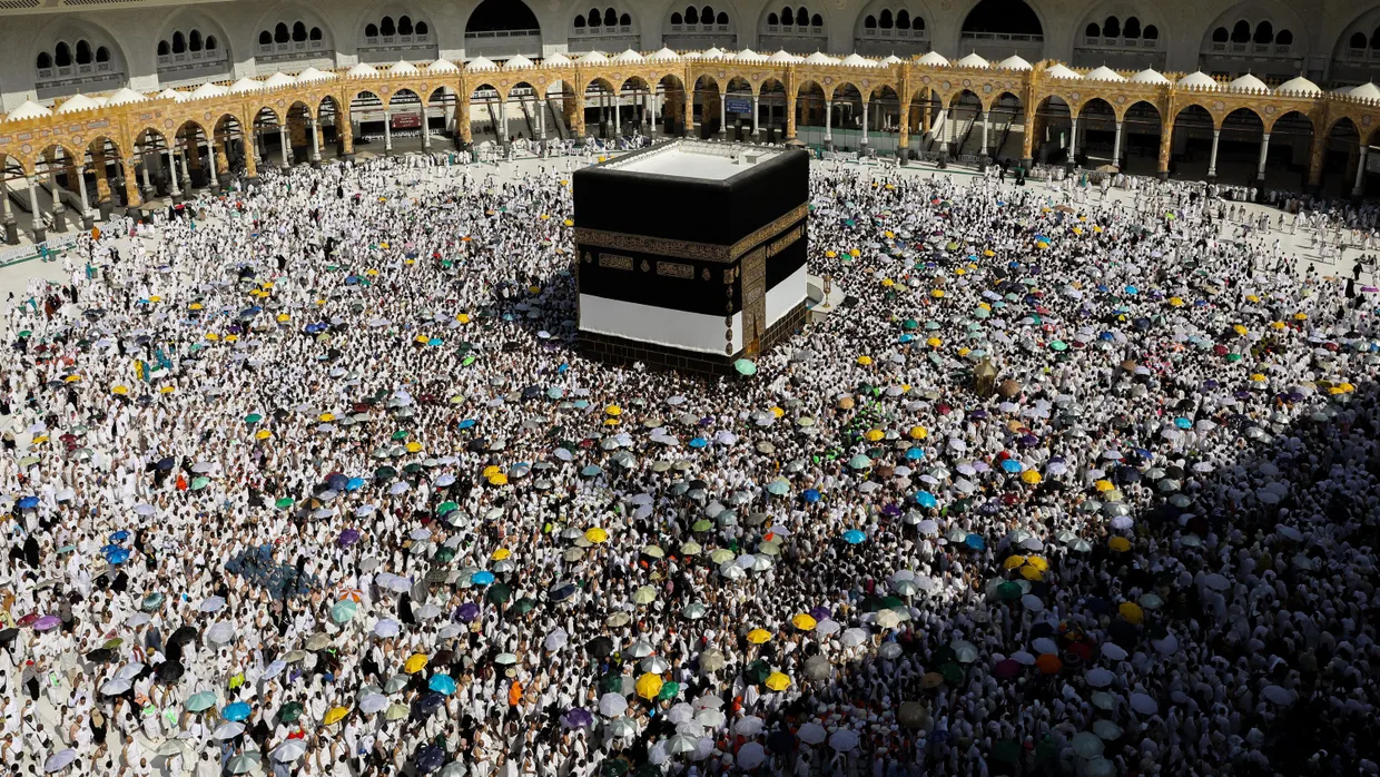 Muslimische Pilger umrunden die Kaaba in der Großen Moschee in Mekka. Auch die Zahl der Pilger soll sich bis ins Jahr 2030 verdoppelt: auf 30 Millionen.
