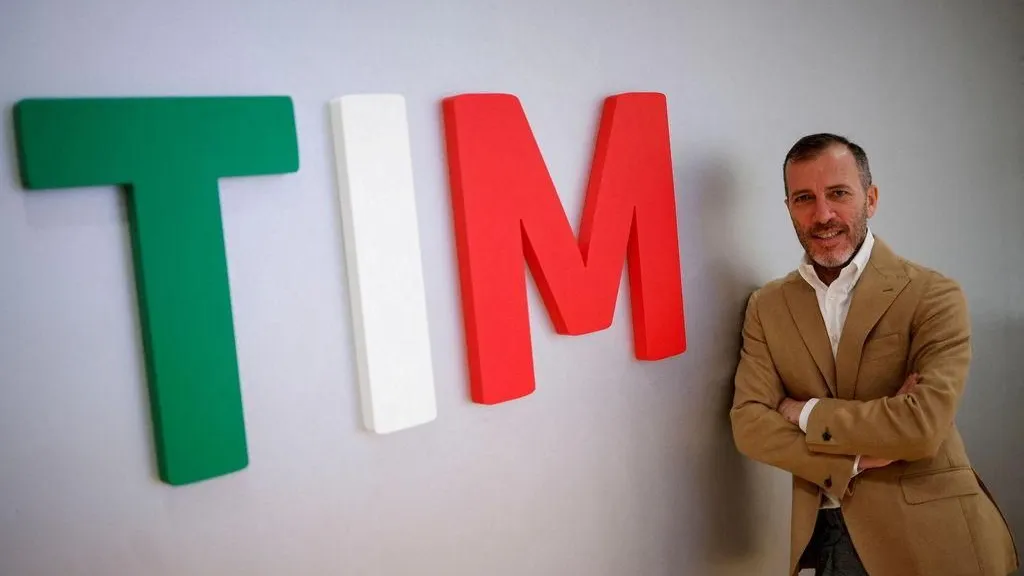 Dringend benötigte Einnahmen: Telecom-Italia-Vorstandsvorsitzende Pietro Labriola will die Netzwerk-Infrastruktur des Konzerns verkaufen.