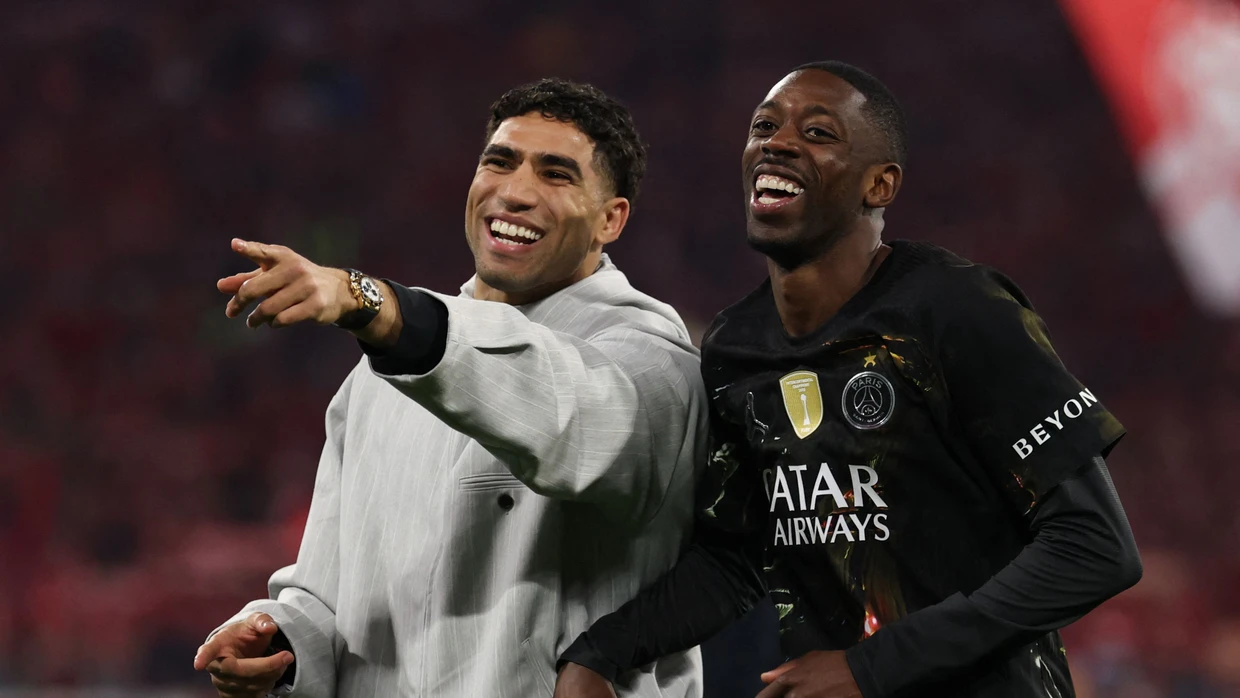 Achraf Hakimi (links) und Ousmane Dembélé stehen mit Paris Saint-Germain zum zweiten Mal hintereinander im Finale der Champions League.