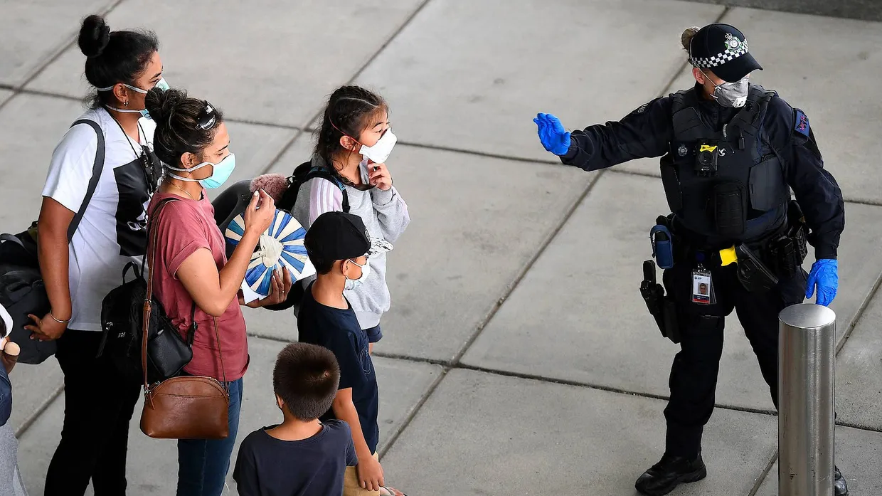 Versiegelt: Nur eigene Staatsbürger dürfen wie hier am Flughafen Brisbane nach Australien einreisen.