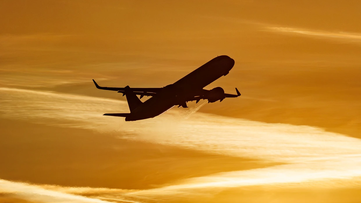 Heftige Turbulenzen: Ein Mann wurde während des Fluges aus seinem Sitz geschleudert (Symbolbild).