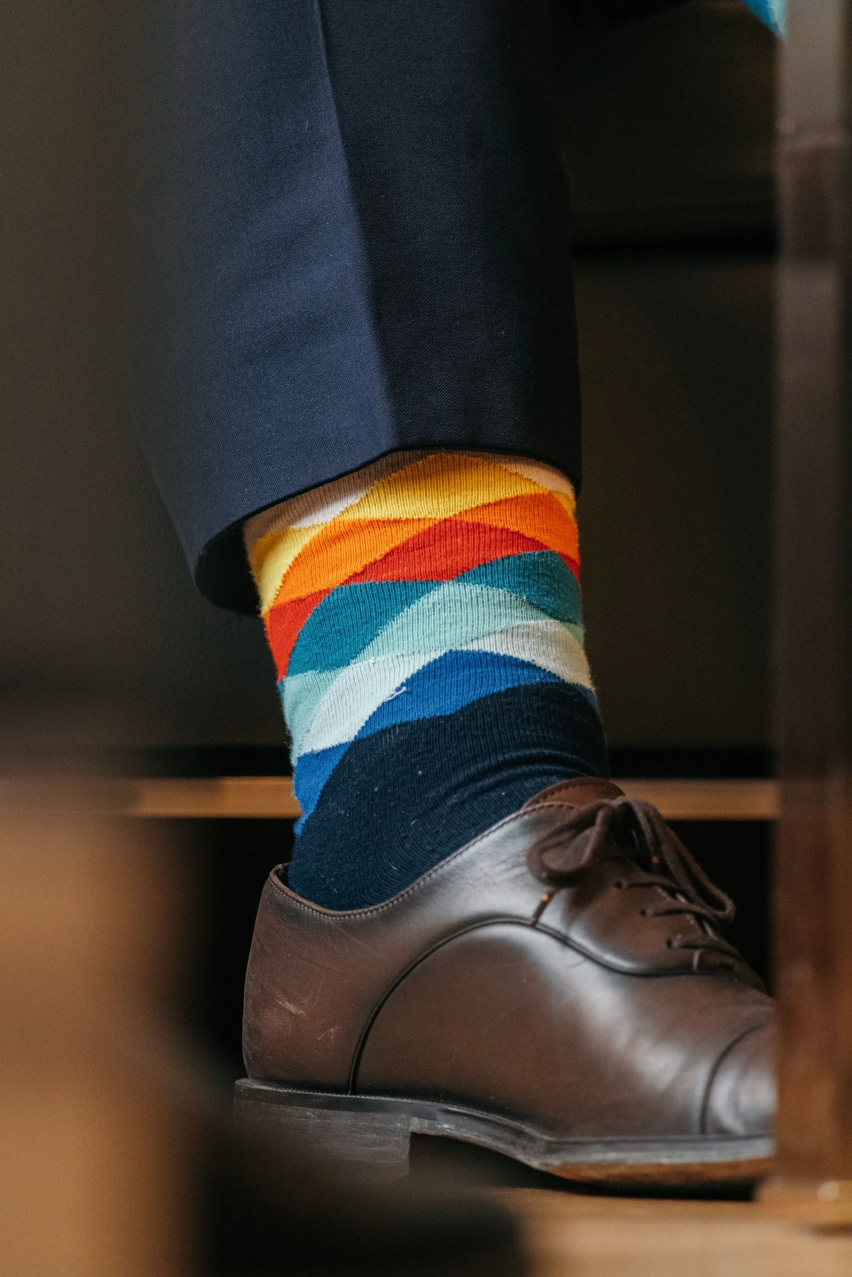 „Berlin ist Stadt der Freiheit“: Bunte Socken von Berlins Regierendem Bürgermeister Kai Wegner.