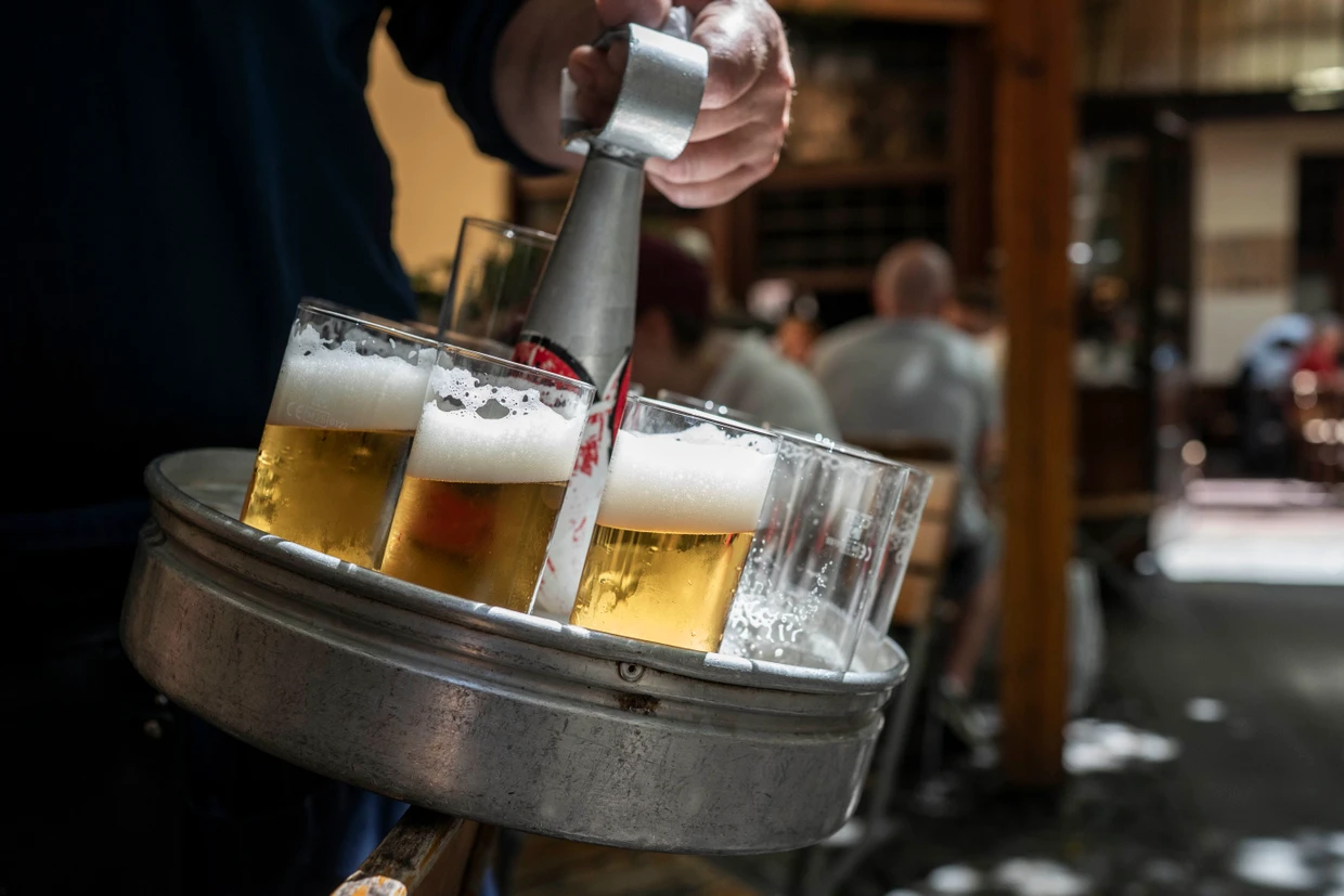 Manchmal muss es keine Weltreise sein:  Kölsch Bier im Brauhaus Pfäffgen