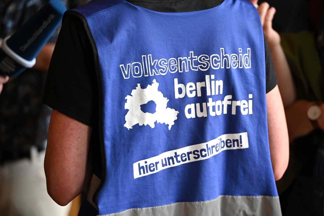 Eine Sprecherin der Initiative für ein autofreies Berlin nach der Entscheidungsverkündung des Verfassungsgerichtshofs zur Zulässigkeit des Volksentscheids im vergangenen Jahr