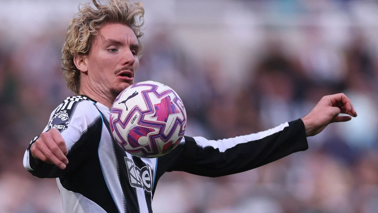 Nick Woltemade shënon golin e radhës për Newcastle United 2 Nick Woltemade spikat te Newcastle jo vetëm me teknikën e tij të mirë, por mbi të gjitha me saktësinë e tij.