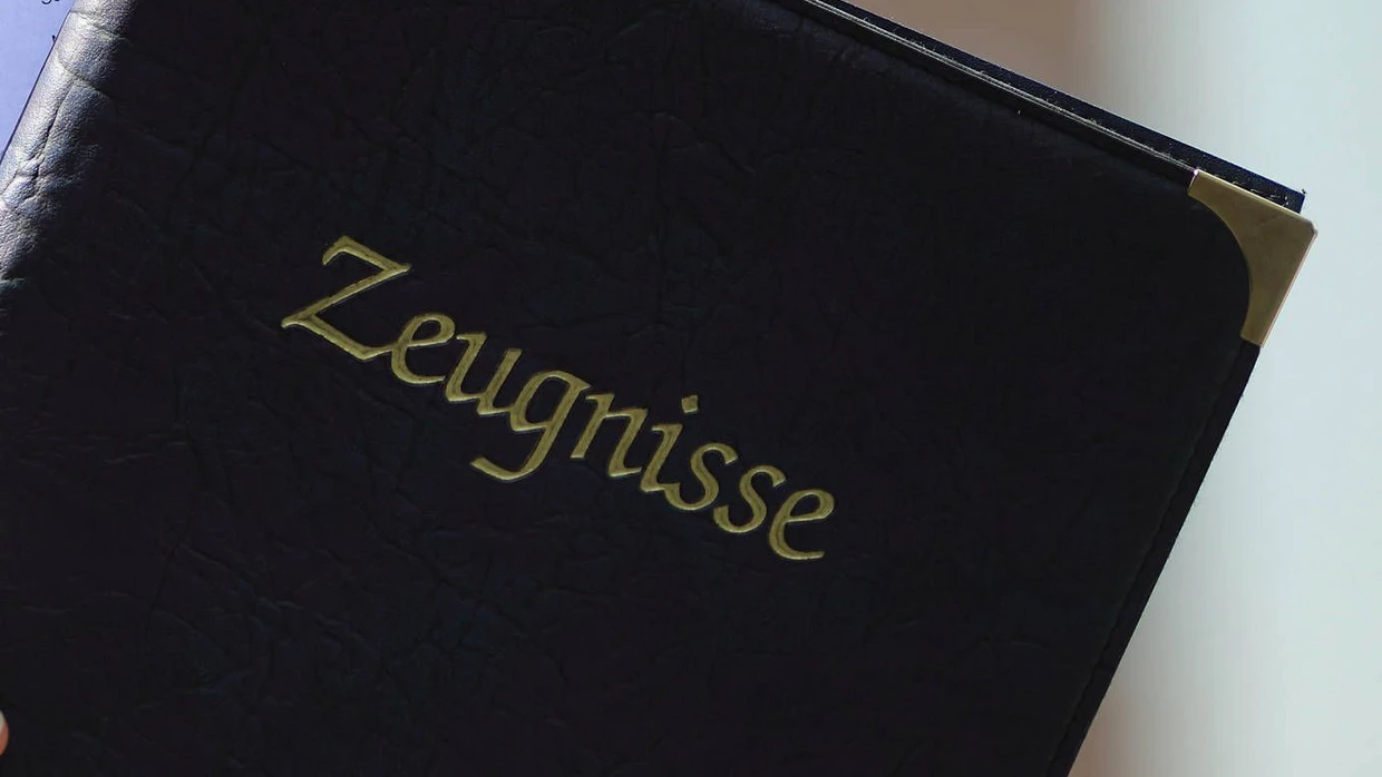 Kann ich von meinem Chef ein besseres Zeugnis verlangen? | FAZ