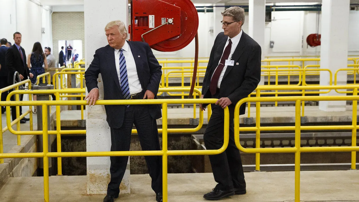 Angeblich 121 Kilogramm schwer: Donald Trump (links) auf Wahlkampf-Reise