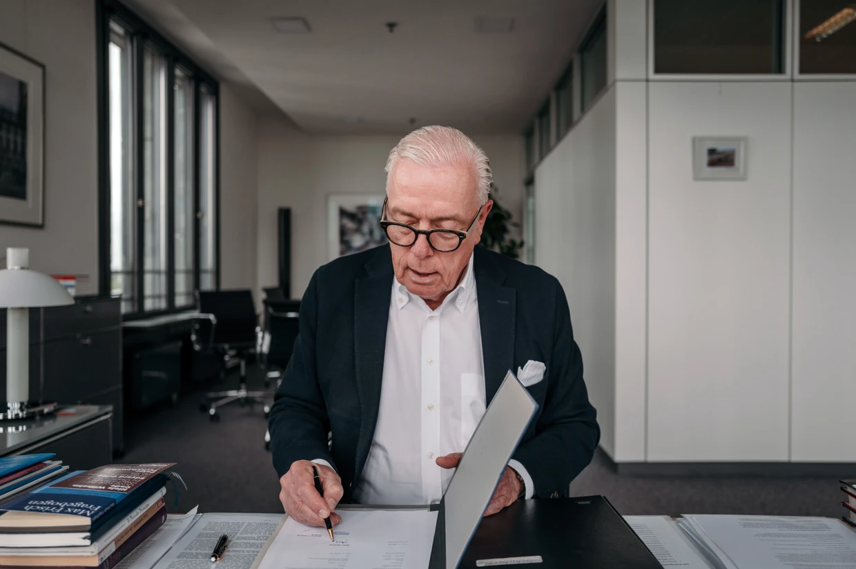 „Zweitmeinungen können die Patienten verunsichern“: Klaus Reinhardt in seinem Büro in Berlin