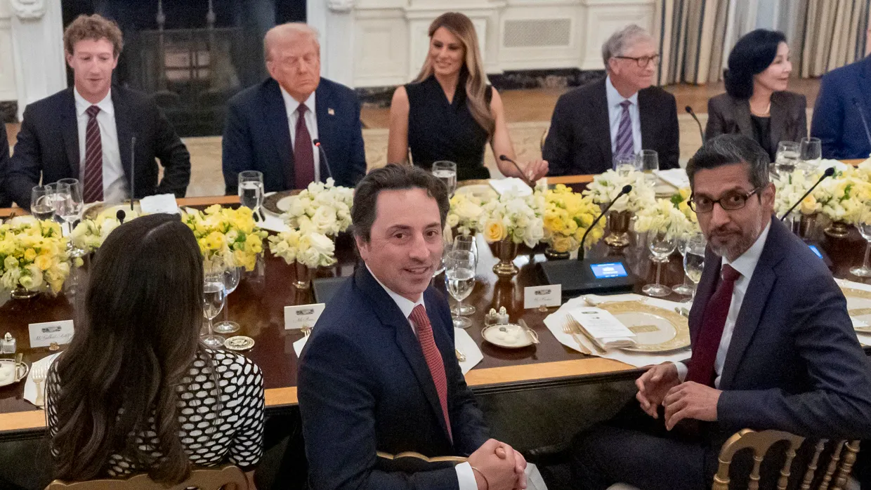 Beim Tech-Dinner: Sergey Brin, Sundar Pichai (Google)
