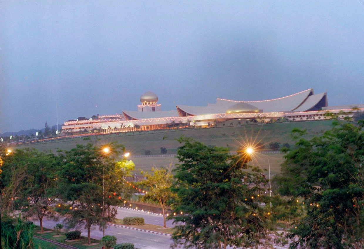 Der Palast des Sultans von Brunei, aufgenommen 1989.