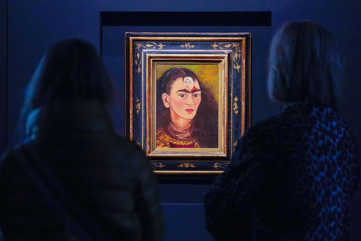 Noch ein Millionenwerk: Frida Kahlos Gemälde „Diego y yo“ im Jahr 2021 vor seiner Auktion in New York