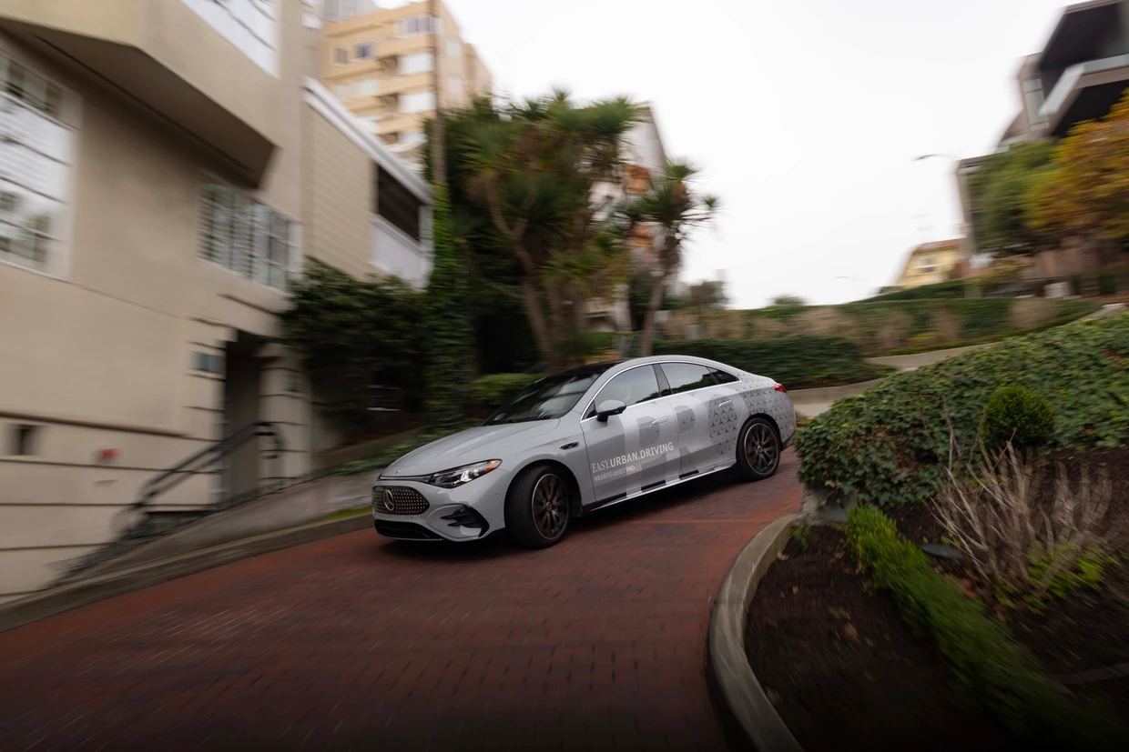 Enge Kurven: Der CLA leistet sich auf unserer Probefahrt keine Patzer.