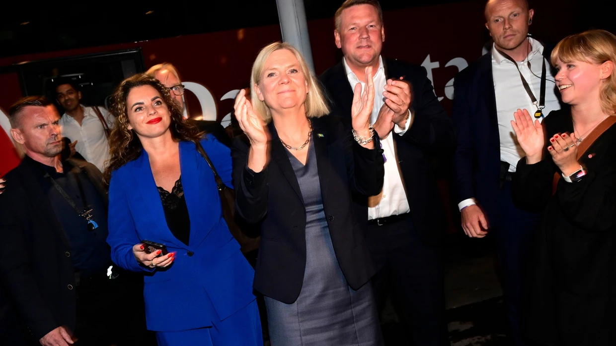 Vor mutmaßlich schwieriger Regierungsbildung: Die Parteichefin der Sozialdemokraten, Magdalena Andersson (Mitte), am Sonntag in Stockholm