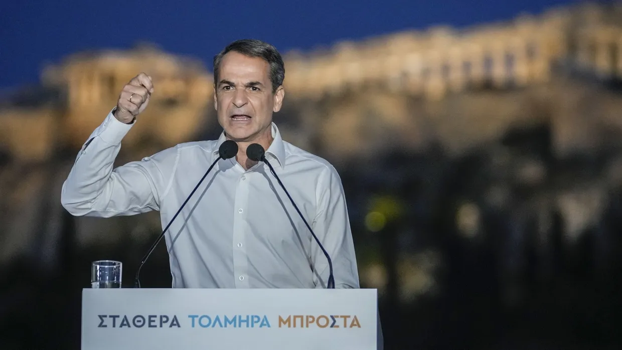 Kann nicht mehr mit der absoluten Mehrheit rechnen: Ministerpräsident Mitsotakis im Wahlkampf in Athen