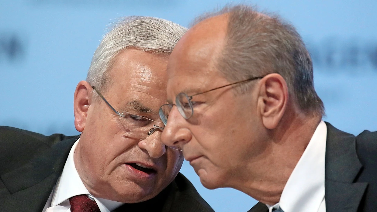 Vertrautes Gespräch: Martin Winterkorn (links) und sein langjähriger Finanz-Vorstand Hans Dieter Pötsch im Jahr 2014.
