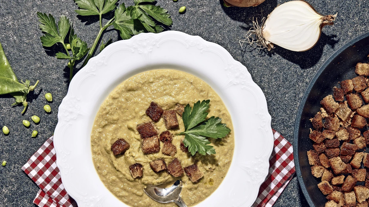 „Kracherle“ heißen in Schwaben die Croutons, die in Butter mit Knoblauch geröstet werden.