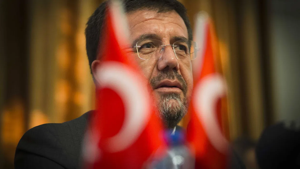 Der türkische Wirtschaftsminister Nihat Zeybekci bei einem Auftritt in Den Haag