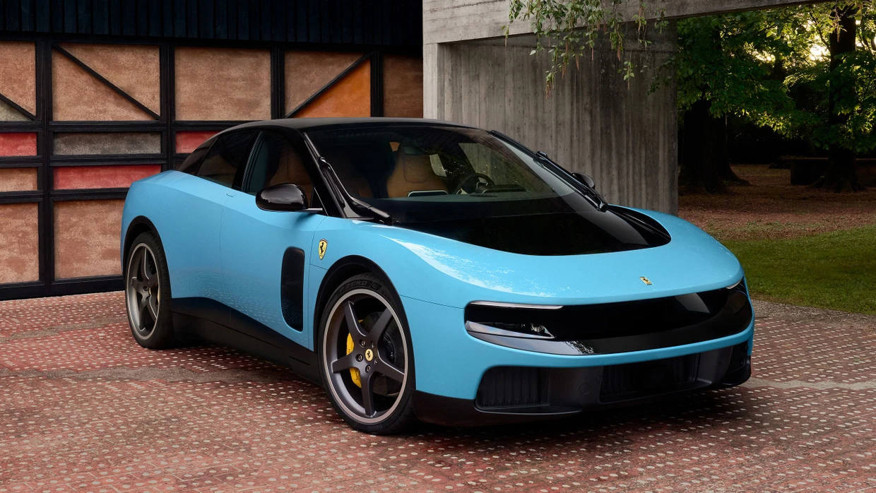 Blau wie die Hoffnung: Ferraris erster Elektrosportwagen Luce hat nun endlich ein Gesicht.