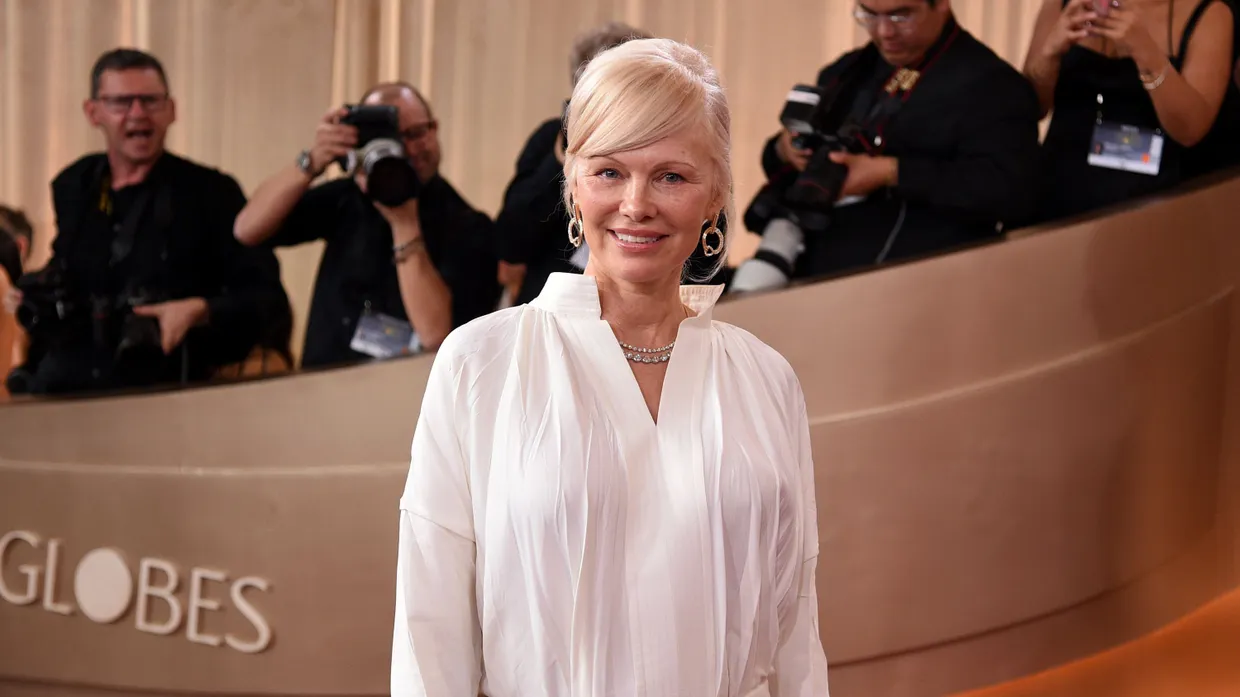 Pamela Anderson bei den Golden Globes am Sonntag in Beverly Hills, Kalifornien