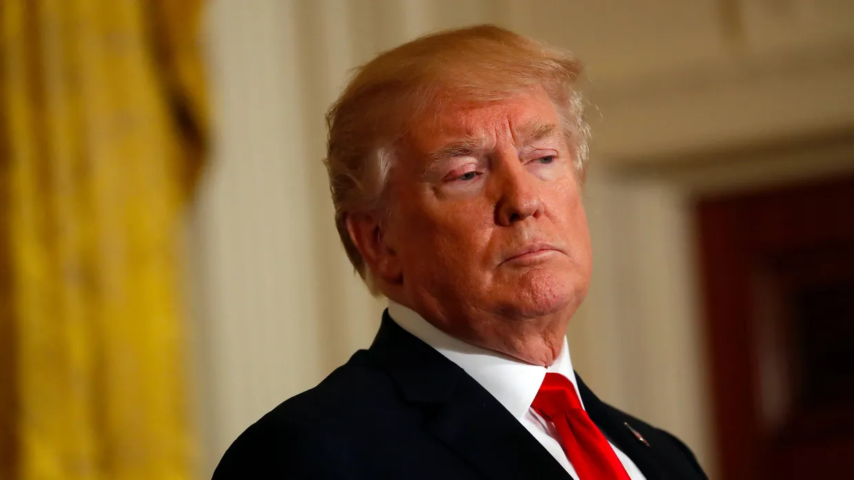 Es sieht nicht gut aus: Trump soll mit Zeugen der Ermittlungen um die Russlandaffäre gesprochen haben.
