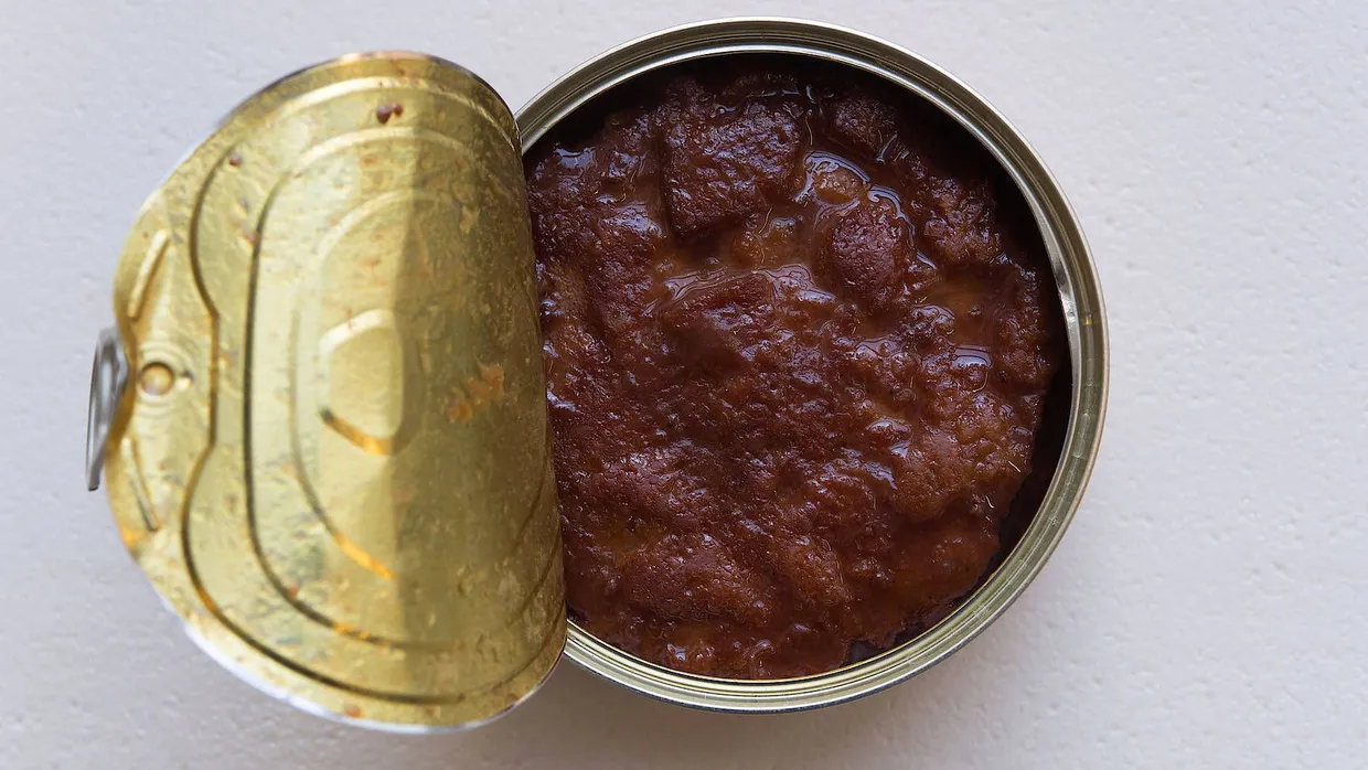 Ein Mann aus Hessen soll mutmaßlich Volksverhetzende Parolen auf Dosen geschrieben haben (Symbolbild).