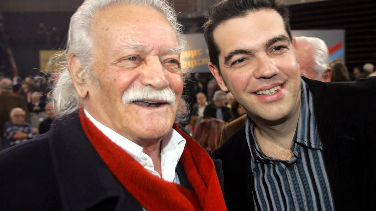 Manolis Glezos (l) mit Alexis Tsipras (Archivbild aus dem Jahr 2008)