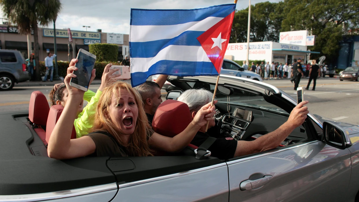 Miami, 26. November 2016:&nbsp;Exilkubaner feiern die Nachricht vom Tod Fidel Castros auf den Straßen des Viertels&nbsp;Little Havana in Miami.