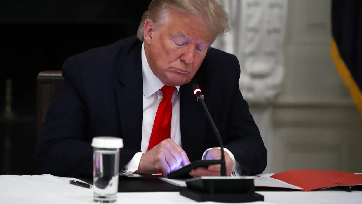 Was tut der Präsident auf seinem Smartphone? Twittern wohl nicht mehr.