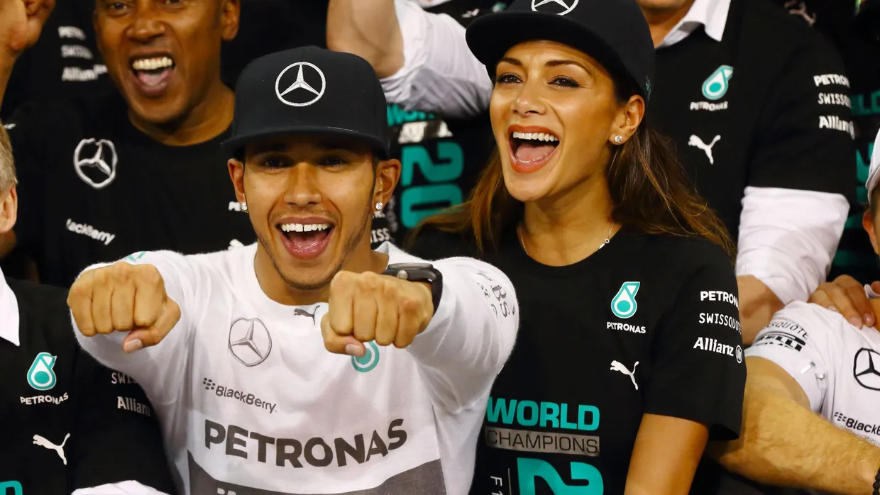 Beste Laune in Abu Dhabi: Weltmeister Lewis Hamilton und Freundin Nicole Scherzinger