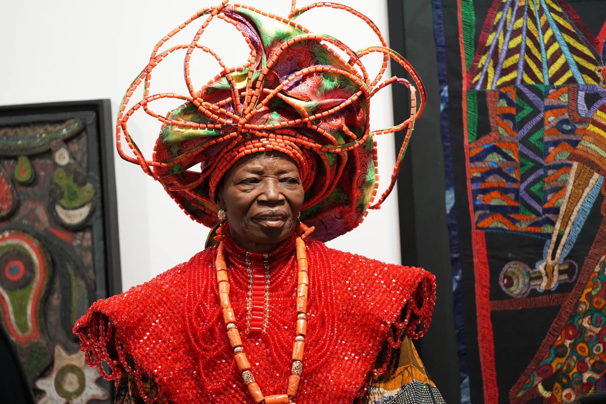  die Künstlerin Nike Davies-Okundaye aus Nigeria auf der Art Basel Miami Beach