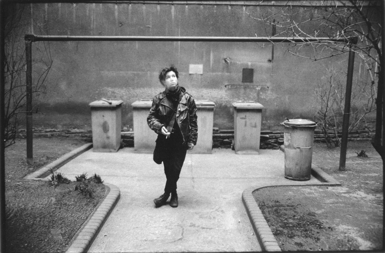 Jugend im Hinterhof: Marie, Ostberlin, Prenzlauer Berg, 1988
