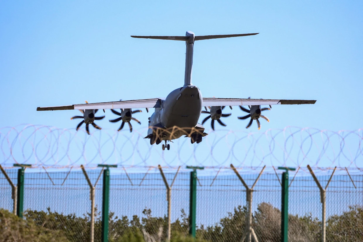 Ein britischer Airbus A400M landet im März auf dem Stützpunkt Akrotiri