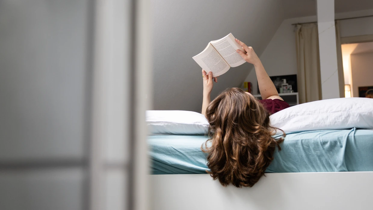 Bleibt im Bett erst mal wieder bei Büchern: unsere Autorin
