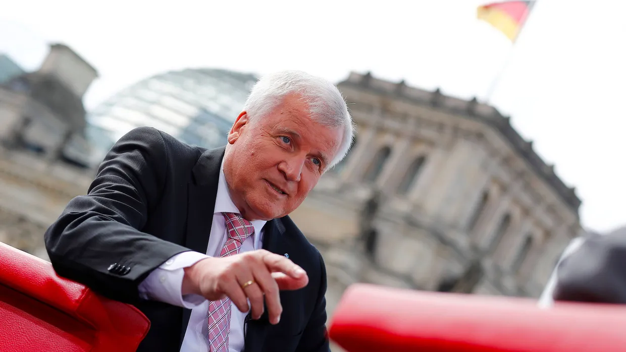 Keine Obergrenze mehr als Bedingung für Koalitionen: der CSU-Vorsitzende Horst Seehofer im Interview
