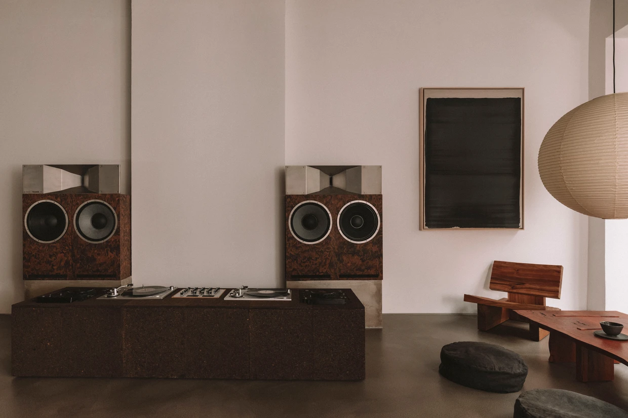 Vorbild Japan: Die Listening Bar Trader HiFi in Hamburg