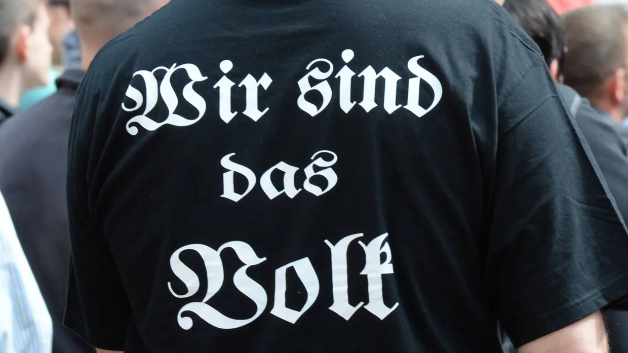 Von welchem Schicksalszusammenhang ist hier die Rede? Rechtsextreme haben sich dieser Tage einer Parole aus der Wendezeit bemächtigt.