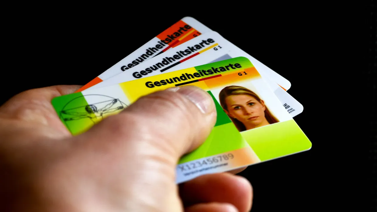 In Hamburg können bestimmte Beamten künftig auch bei gesetzlicher Krankenversicherung auf staatliche Zuschüsse hoffen.