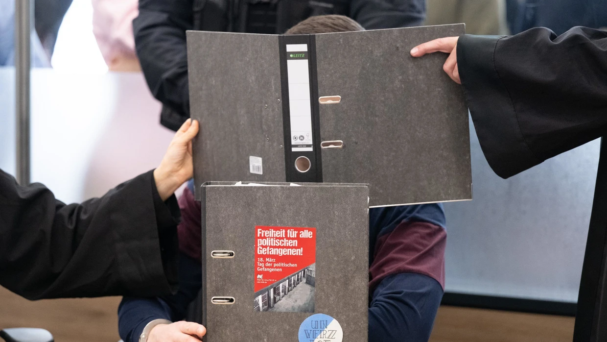 Prozess gegen „Hammerbande" Gewalt im Namen der Antifa FAZ