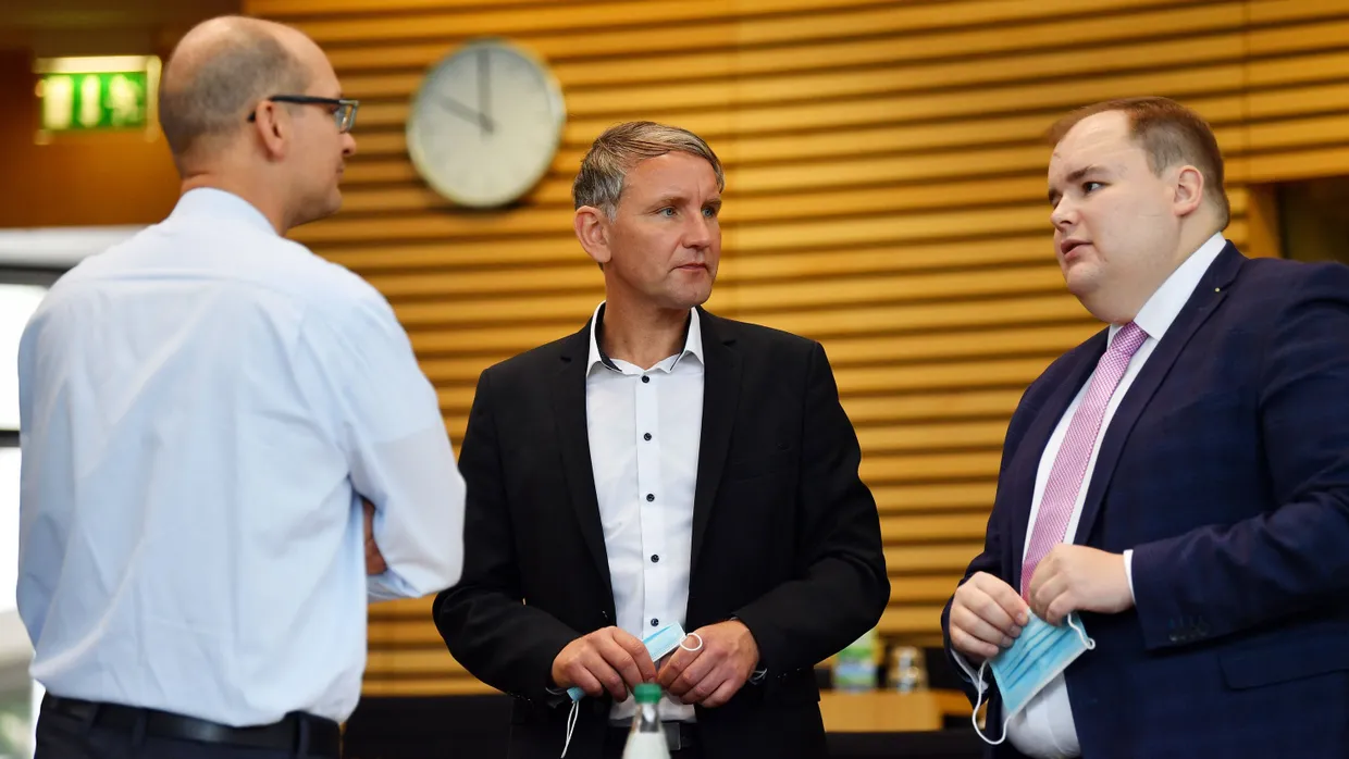 Die thüringischen AfD-Politiker Stefan Möller, Björn Höcke und Torben Braga im Landtag