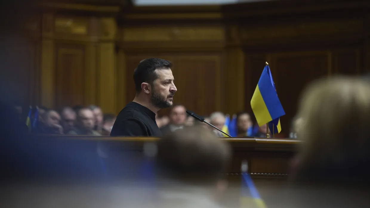 Der ukrainische Präsident Wolodymyr Selenskyj spricht zu den Parlamentariern in der Werchowna Rada.