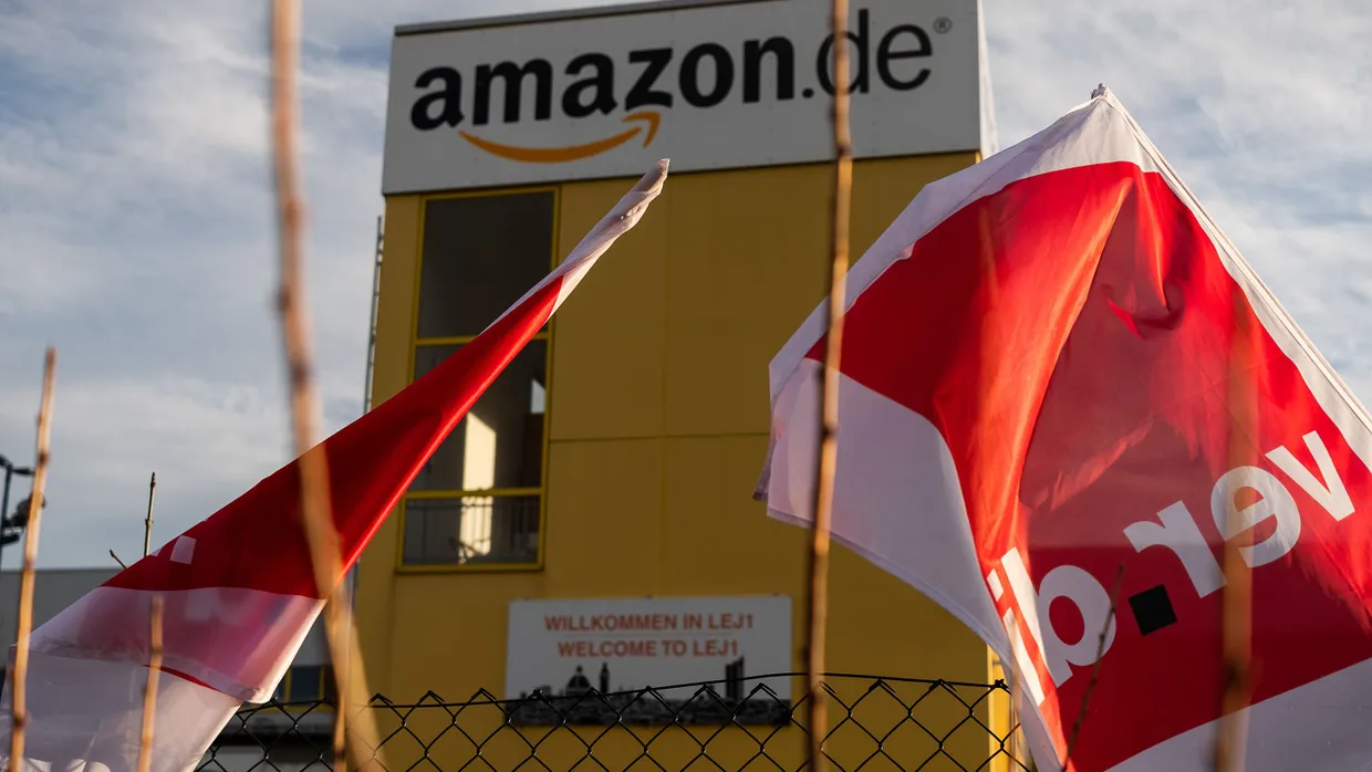 Equal Pay Day: Amazons Logistikzentren wurden in Vergangenheit immer wieder bestreikt, hier ein Bild von Dezember 2019 aus Leipzig.