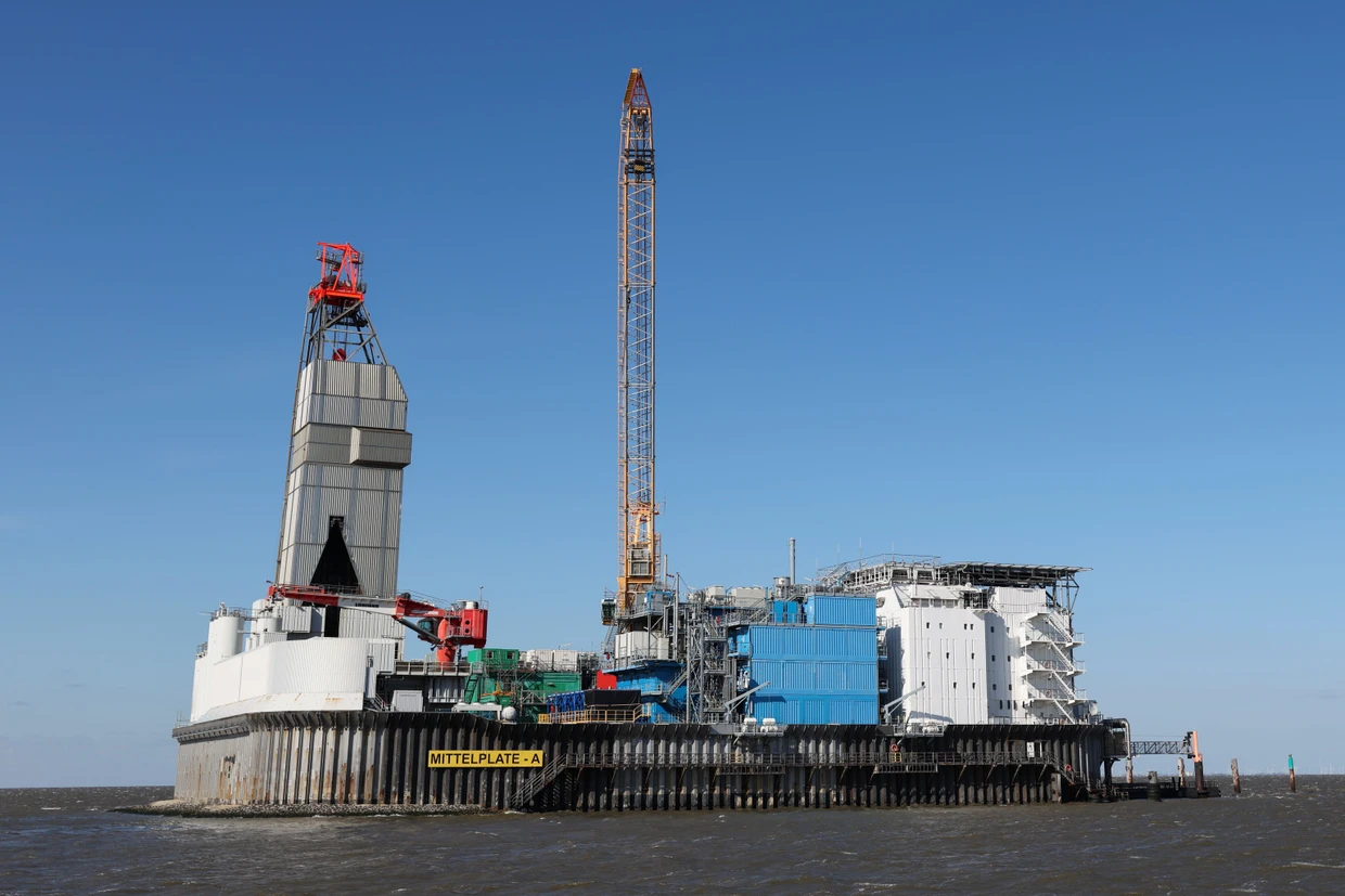 Außenansicht der Bohr- und Förderinsel Mittelplate