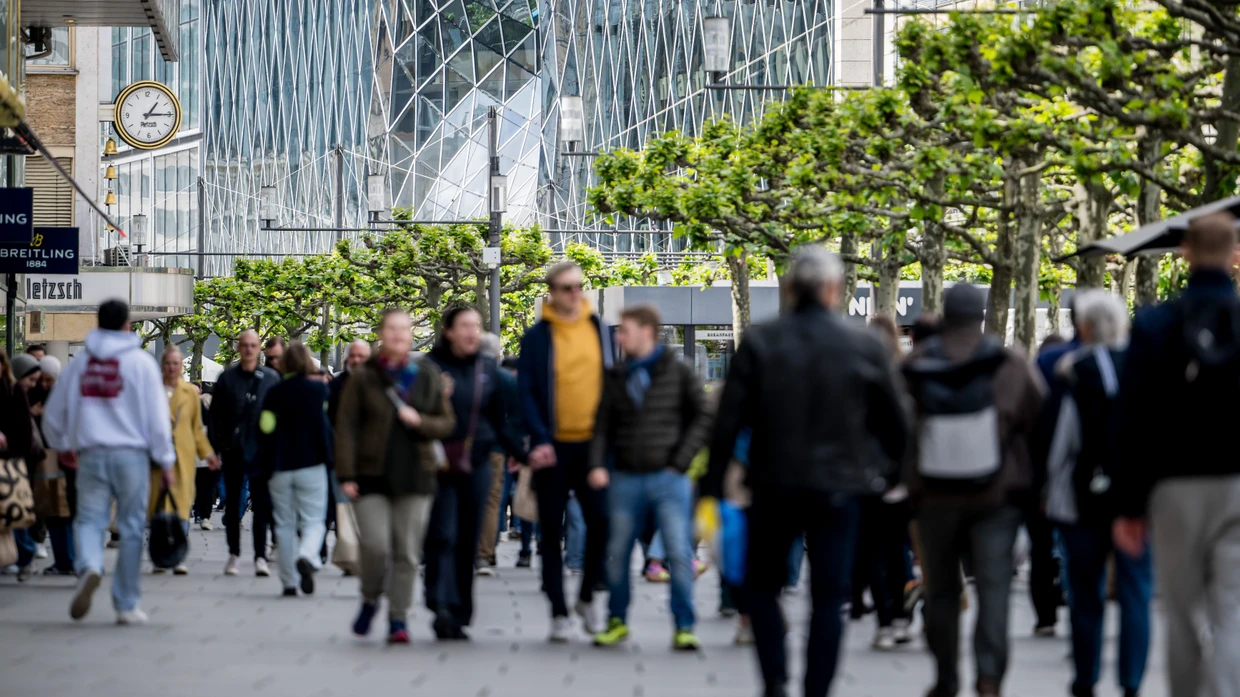 Blick entlang der Frankfurter Einkaufsstraße Zeil