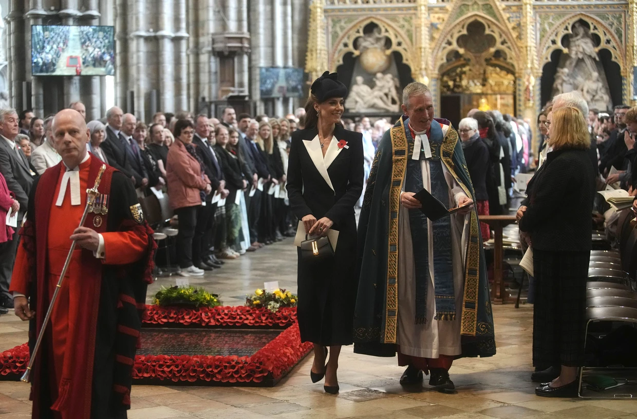 Regelvollzug spendet fortwährend Trost: Seit 1916 nehmen Mitglieder der britischen Königsfamilie in der Westminster Abbey einmal im Jahr an einem Gedenkgottesdienst für die Gefallenen von Gallipoli teil.