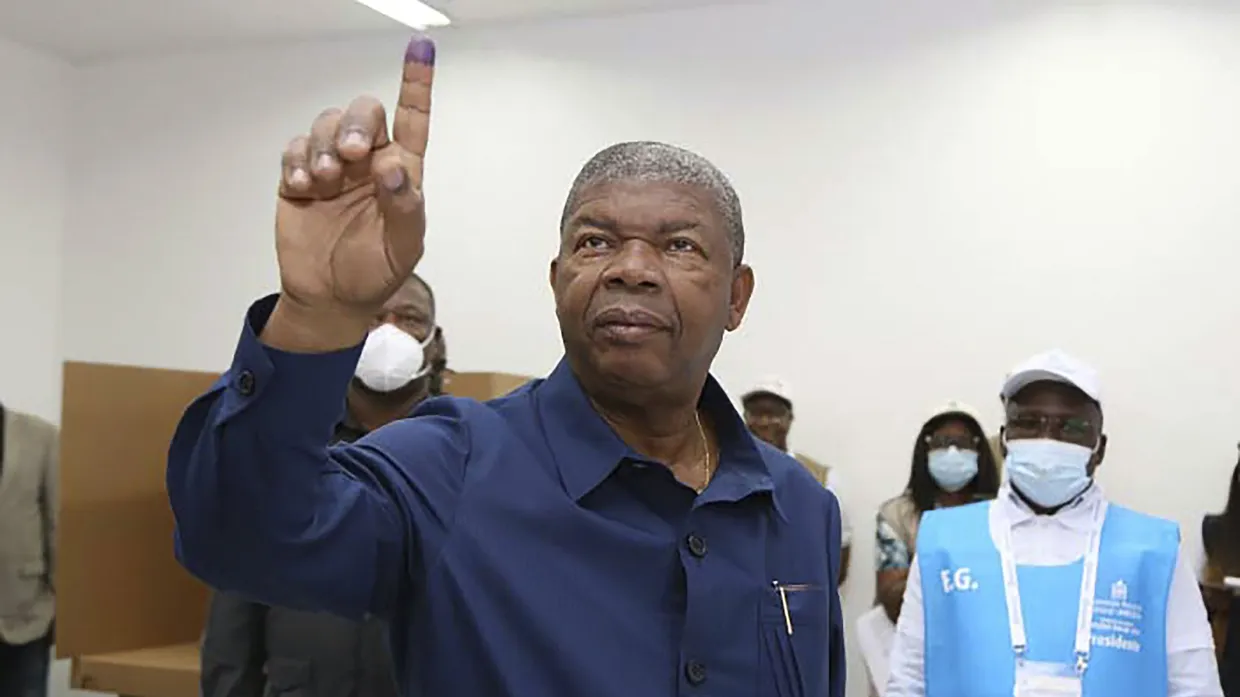 Präsident Joao Lourenço bei der Stimmabgabe